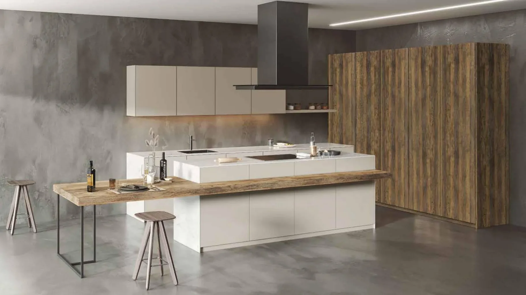 Cocina azul navy con isla de mármol blanco y taburetes, columna de madera nogal con vitrina de cristal y lámparas colgantes